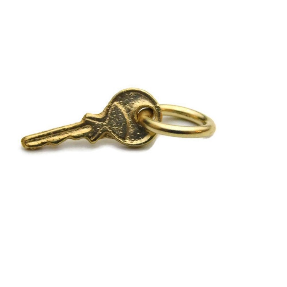 Key 14k Yellow Gold solid Charm pendant - Picture 2 of 4